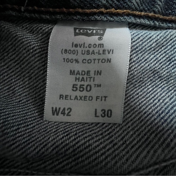 Levi 550 Medium Wash 42X30 Straight Leg Relaxed Denim Jeans - Picture 3 of 9